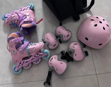 全套轮滑装备 ～ 带背包  孩子穿小了 没...