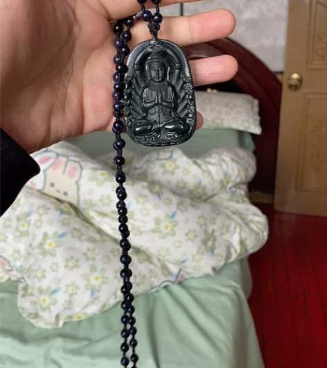 着急用钱。没招了。有要的吗。5000 墨玉...