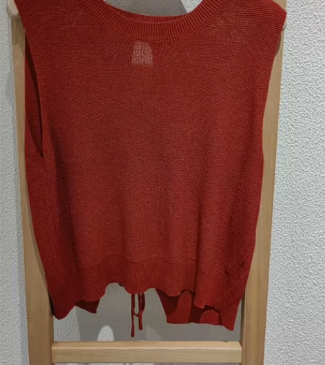 后系带毛织背心 感兴趣的话点“我想要”和我...