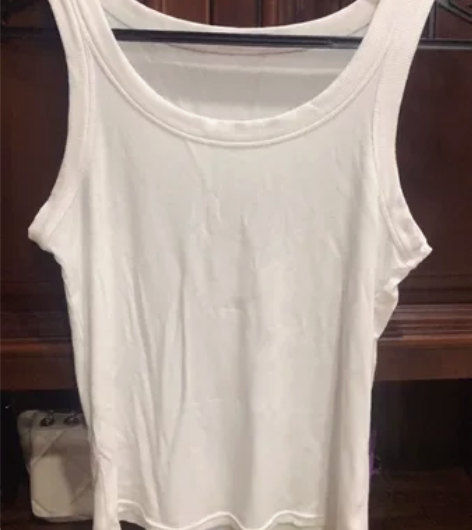 #时尚潮流穿搭  吊带背心 外穿无论咋穿都...