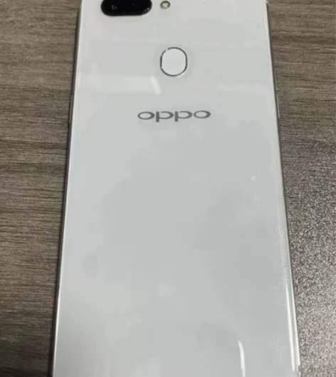 oppor15,上大学的时候用的,现在用不...