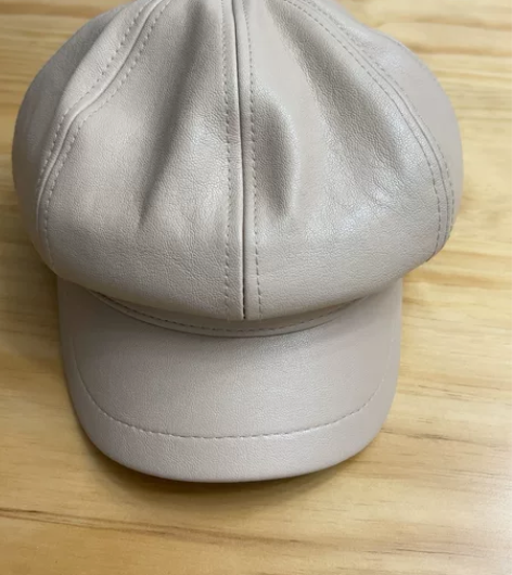 pu皮 贝雷帽 闲置出 基本全新 感兴趣的...