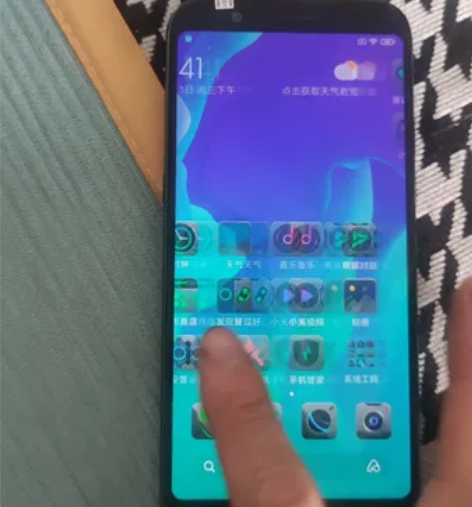 黑鲨游戏手机，8g+128g大内存，高通骁...