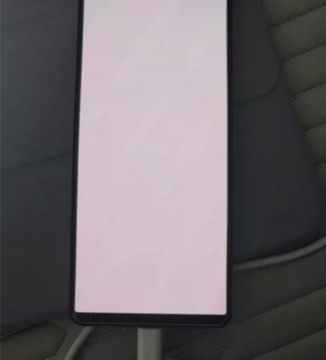 出索尼 Xperia 1 III手机,紫色...