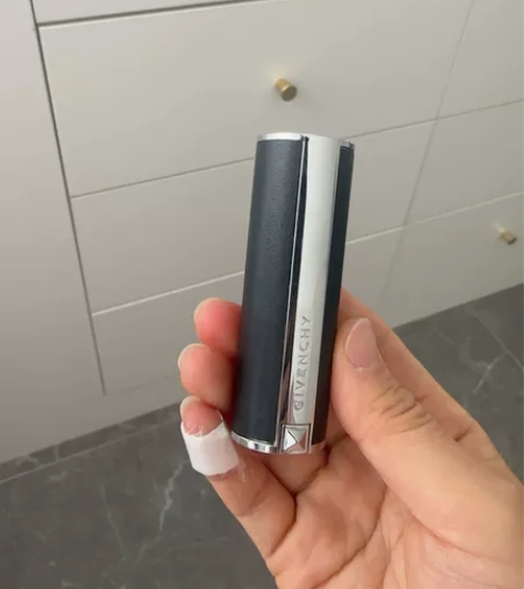 纪梵希星星色口红，余量日期如图 感兴趣的话...