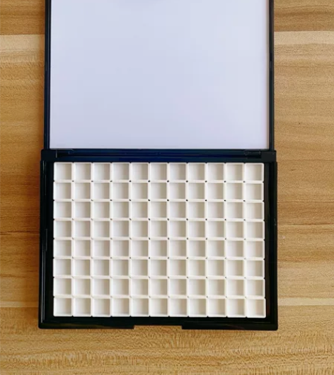 福利款！9.9元便携水彩调色盒?88个0....