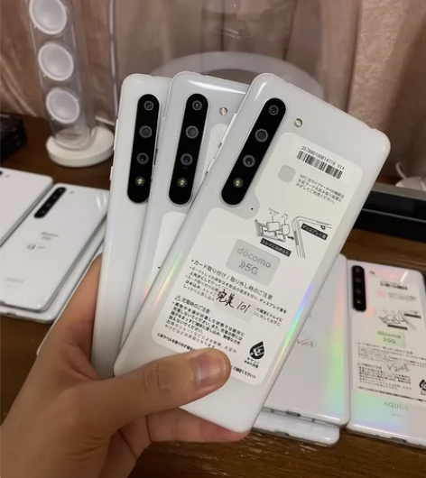 【精品成色】夏普r5g ，AQUOS R5...