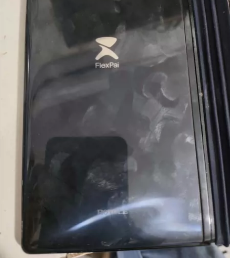 柔宇柔派1 折叠屏手机，开机震动不显示 坏...