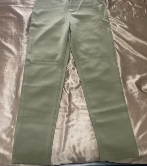 牛油果色西装裤，一次未穿给钱就卖 感兴趣的...