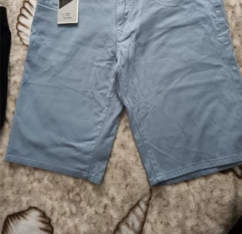 全新！全新！ 全新正品马克华菲短裤，淡淡的...