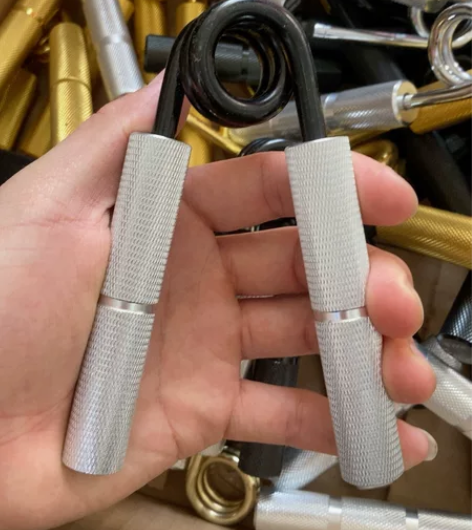 金属铝合金握力器9.9包邮 外观瑕疵50....