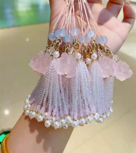 我叫常顺心,欢迎找我定制这款粉水晶九尾狐流...