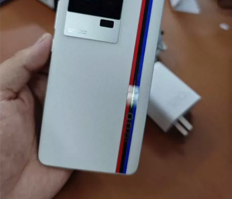 ?精品ViVO高性能机iQOO11 12+...