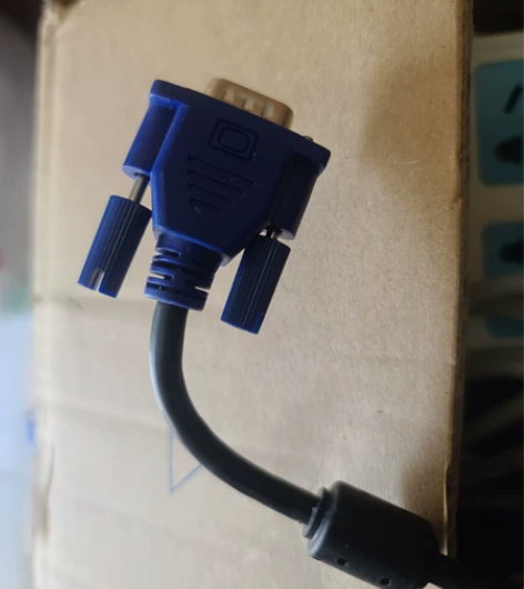 一进四出 电脑转换器 含五根vag数据线 ...