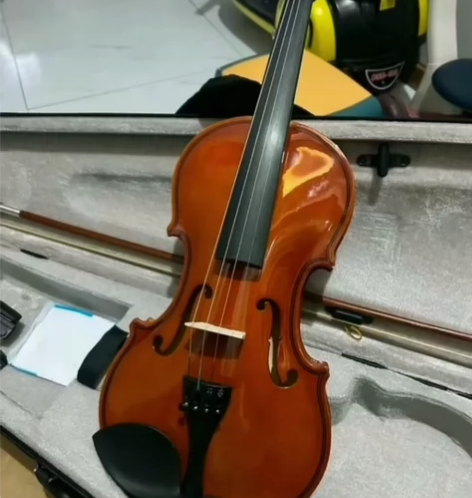 闲置的小提琴，低价转让当时几千买的小提琴，...