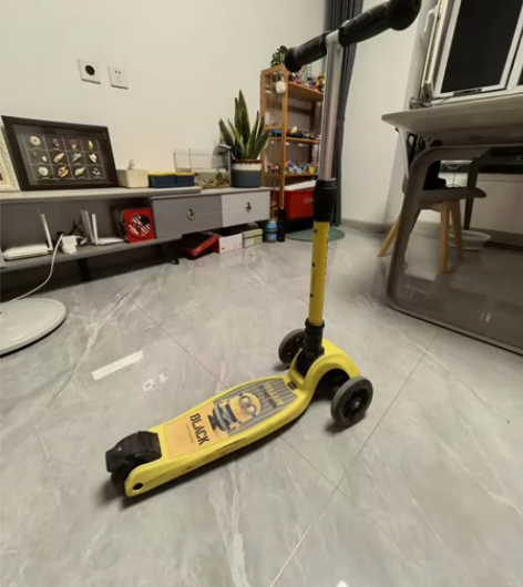 麦斯卡，小黄人儿童滑板车，性能好，稳，使用...