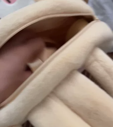 乌萨奇大头手提包，两侧已打孔可斜挎双肩背 ...