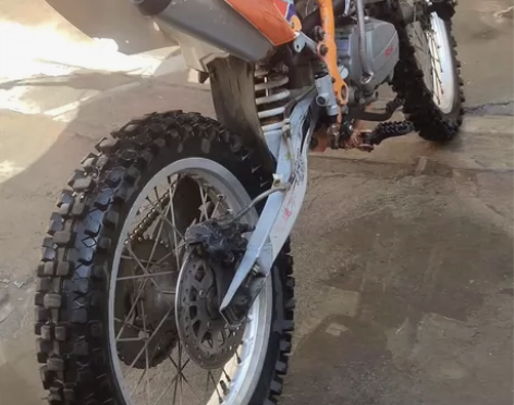 越野波速尔猎豹可出。看上的私聊 感兴趣的话...