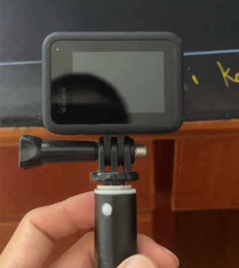 出一个gopro8。几乎未使用。送一堆配件...