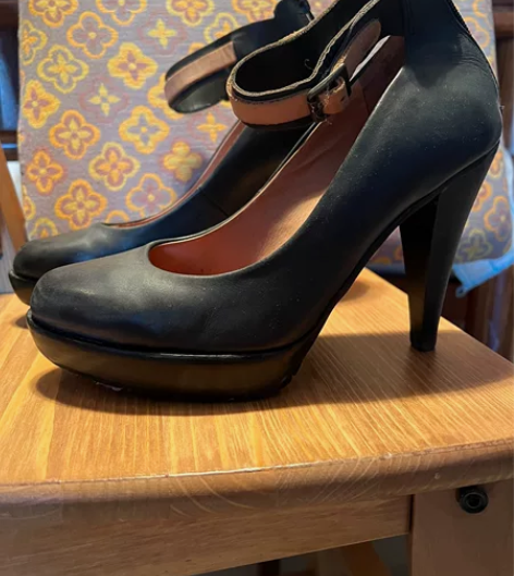 百丽专柜正品,纯牛皮防水台高跟鞋,全新闲置...