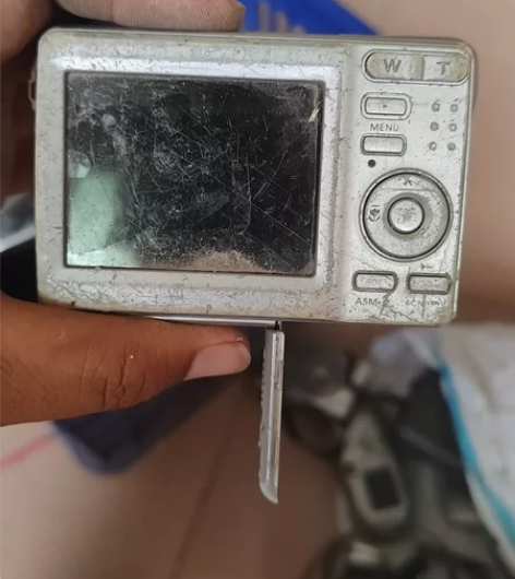 爱国者v866数码相机成色如图，配件机 感...