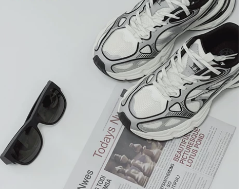 骆驼老爹鞋星辰新款透气软底奶酪鞋子防滑银色...