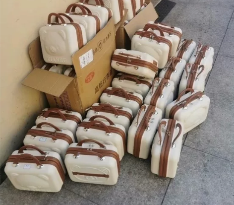 小熊化妆箱伴手礼礼盒便携迷你14寸手提箱女...