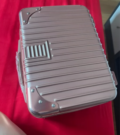 手提小行李箱 全新未使用 感兴趣的话点“我...