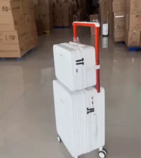 工厂直销批发的行李箱途加大牌同款万向轮#万...