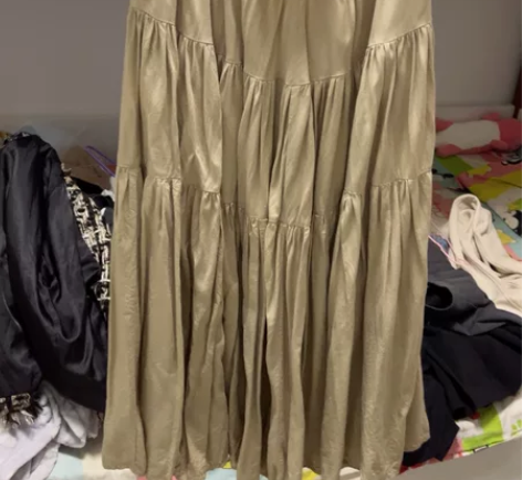 迟伞伞 木兰沁秋 垂坠感蛋糕卡其色半身长裙...