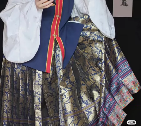 汉华庭仿孔府比甲，m码，胸围90以内比较合...