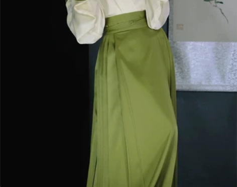 ?马面裙套装仅试穿过一次 伴娘仅在家中试穿...