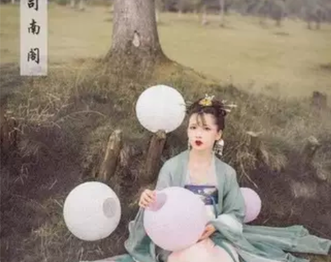 全新闲置 传统汉服女改良凤凰绣花齐胸对襟襦...