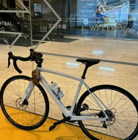【全新急售】死飞自行车成年人单车公路赛山地...