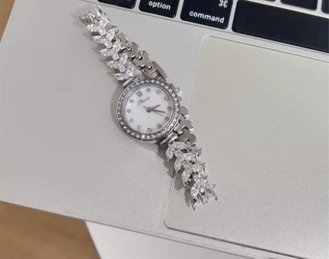 ?手表女士美人鱼骨手链条式小众轻奢高级感简...