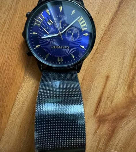 全新石英表，不知道啥牌，还在走针挺好看的闲...