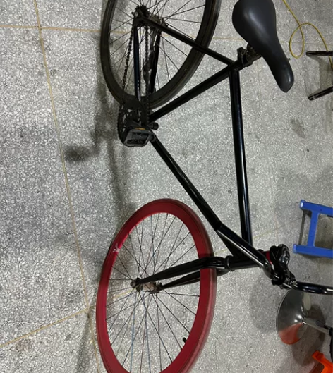 闲置自行车！ 死飞！当时很火，现在骑不动了...