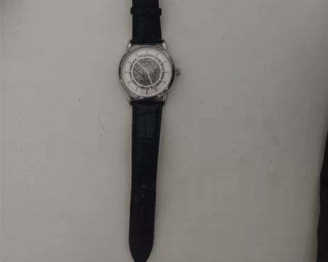 机械手表,不怎么带,放着怕落灰 感兴趣的话...