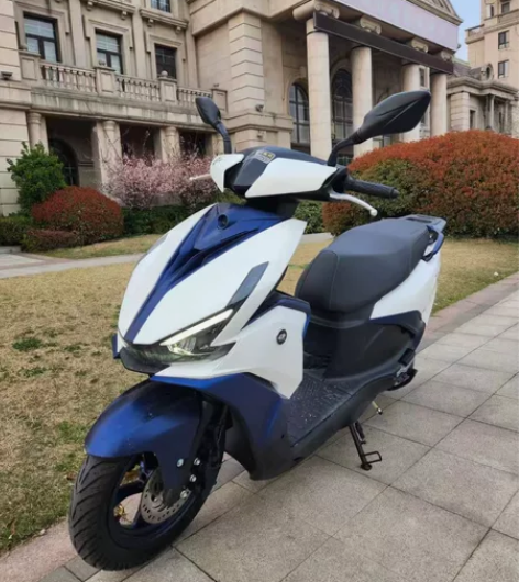 QJ MOTO鸿125全LED大灯，前面板...