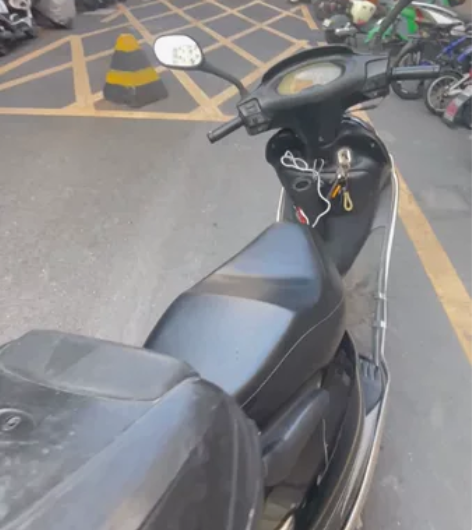 神鹰牌摩托车一部，必须过户，一万多公里，2...