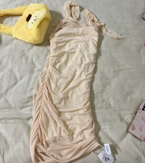 包臀裙开衫两件套 感兴趣的话点“我想要”和...