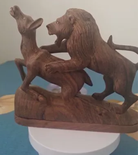 木雕狮子捉鹿 逐鹿中原 寓意非常好 雕工精...