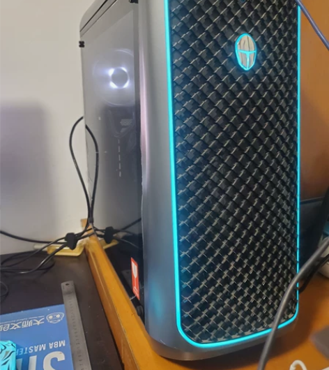 台式主机加显示器处理啦，使用不到一年。 2...