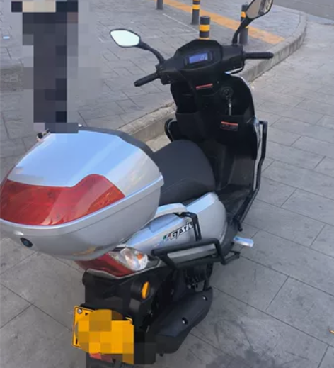 望龙望江铃木UY摩托车uy踏板车125cc...