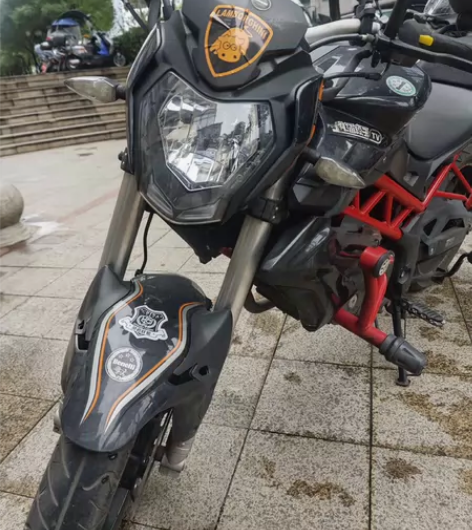 贝纳利小迅龙，18年买的，过户一次，手续齐...