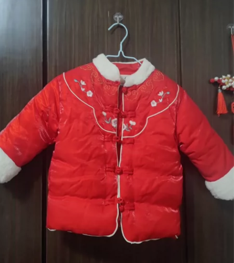 拜年服，实体店180入，穿的次数不多，实物...