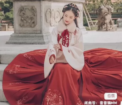 汉尚华莲  芙蓉月 s码    八成新无瑕...