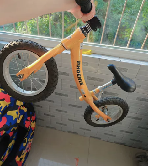 凤凰牌平衡车，铝合金车架超轻，男孩女孩都适...