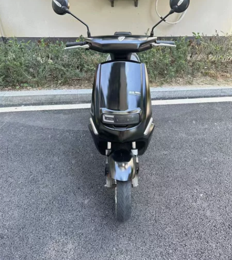 雅迪新国标电动车！成色很新，外观没有破损，...