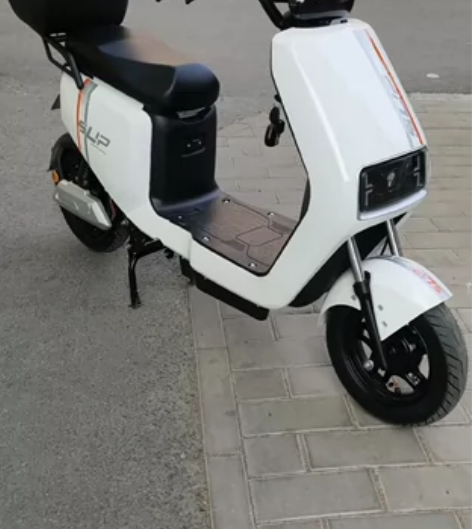 现在出个人全新车一辆，有质保，手续齐全！买...